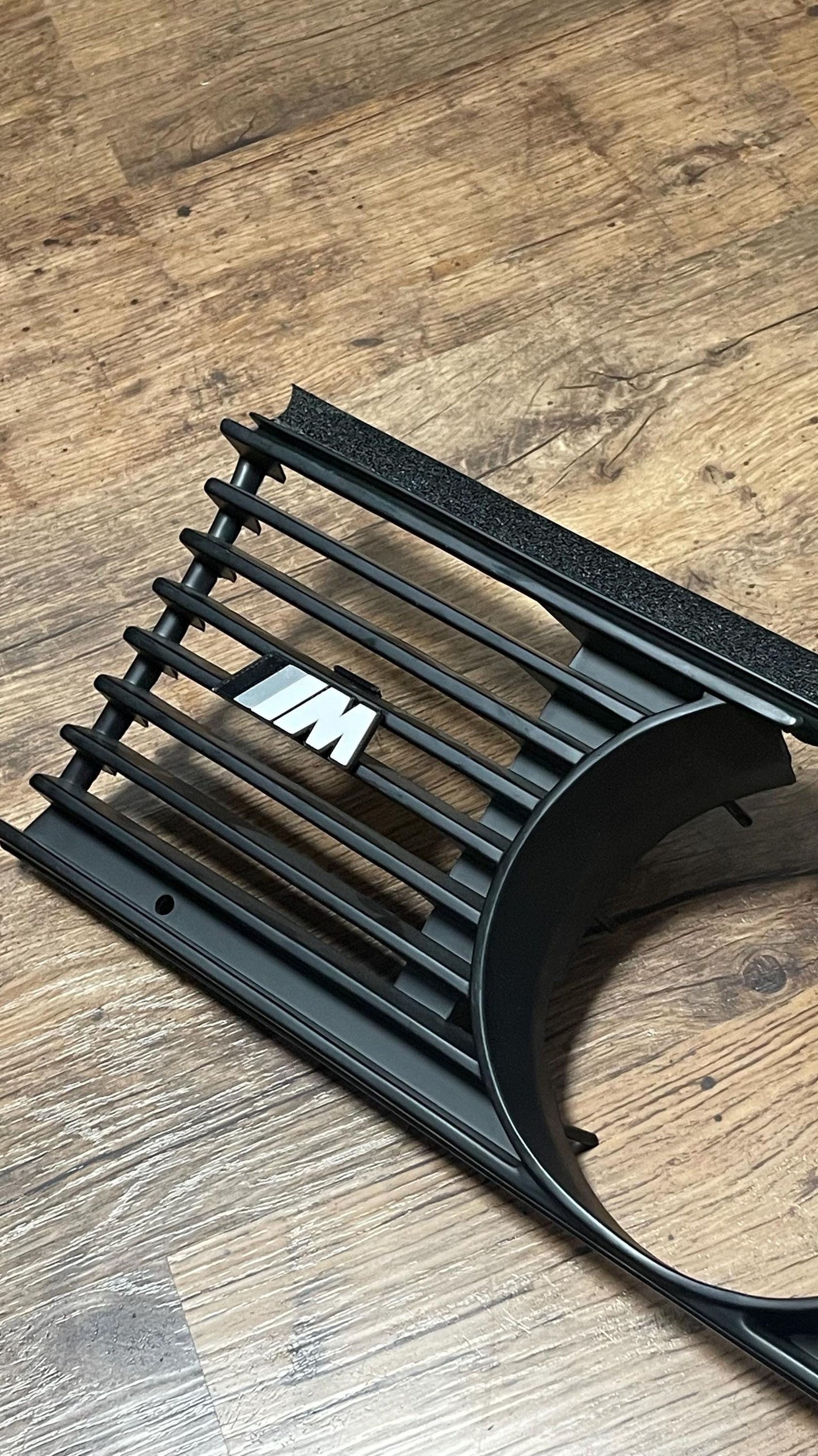 BMW E30 "Monochrome" Front Grill M-Badge (M-tech)